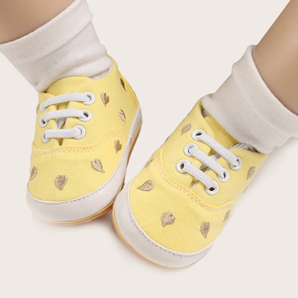 

Baby Girl Heart Embroidery Lace-up Front Sneakers, Yellow