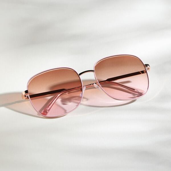 

Metal Frame Tinted Lens Sunglasses
