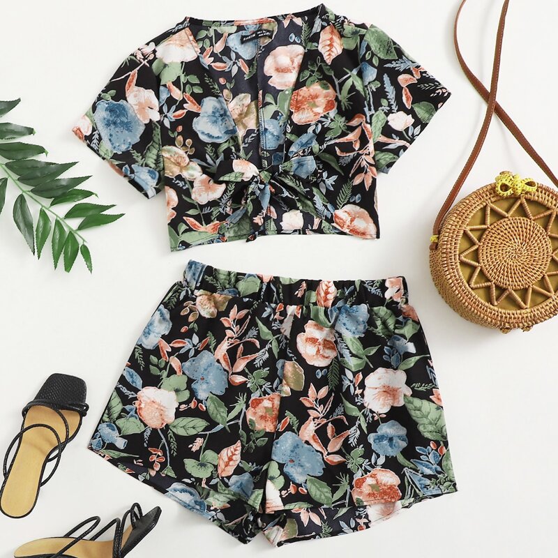

Tie Front Floral Crop Top & Shorts Set, Multicolor