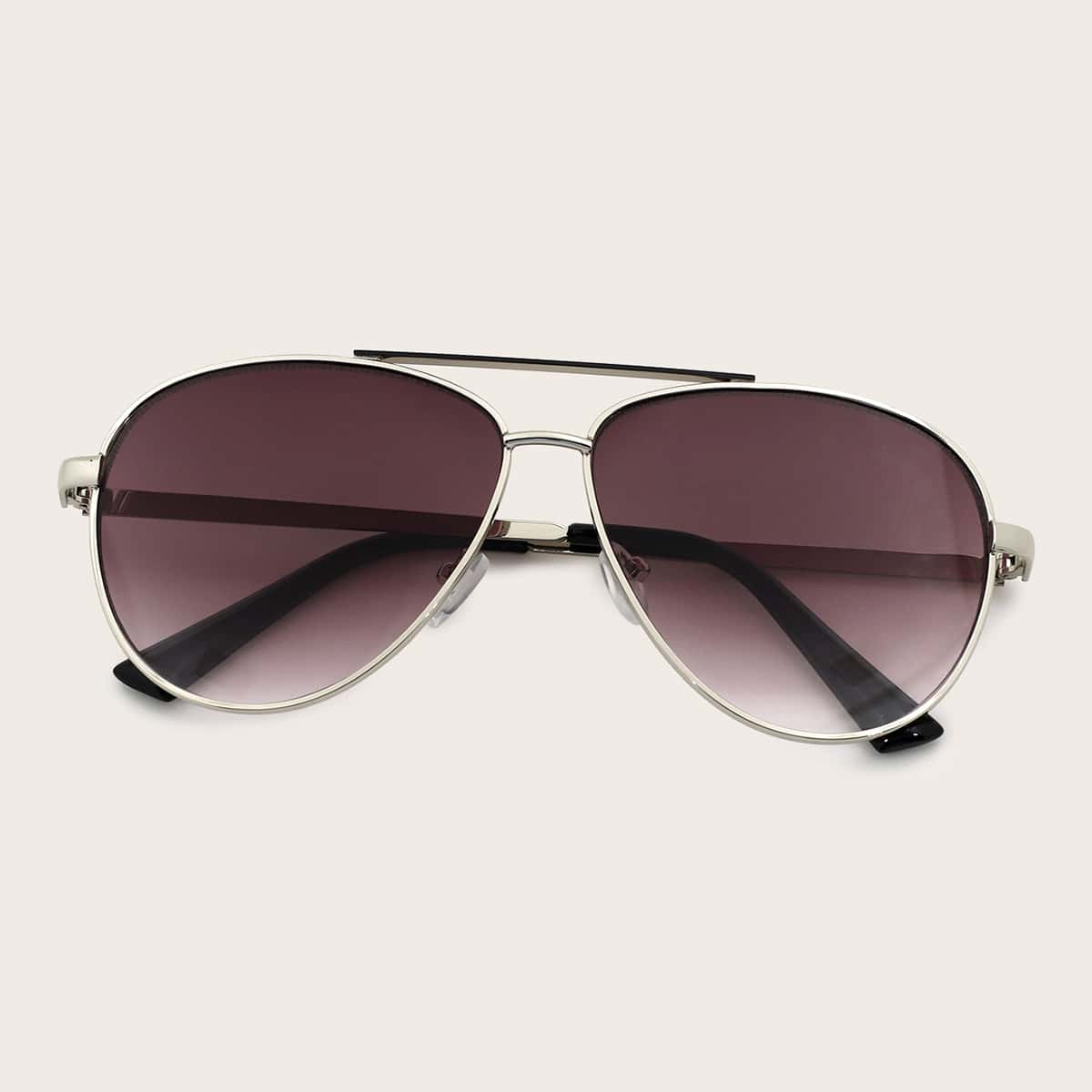 

Metal Frame Aviator Sunglasses