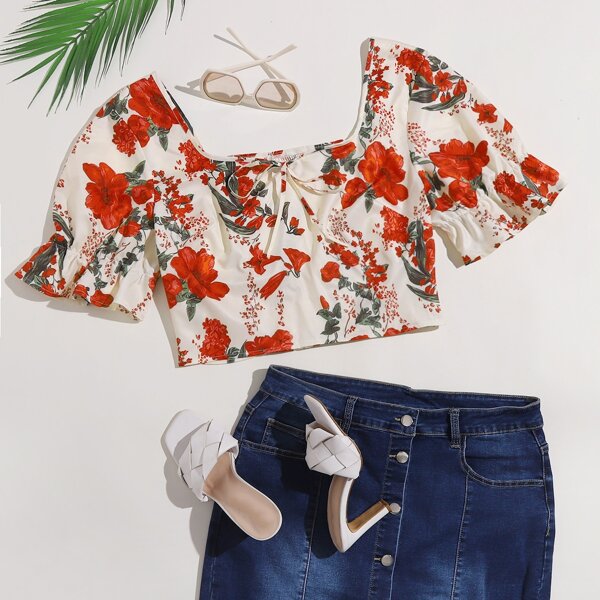 

Plus Floral Print Shirred Crop Blouse, Multicolor