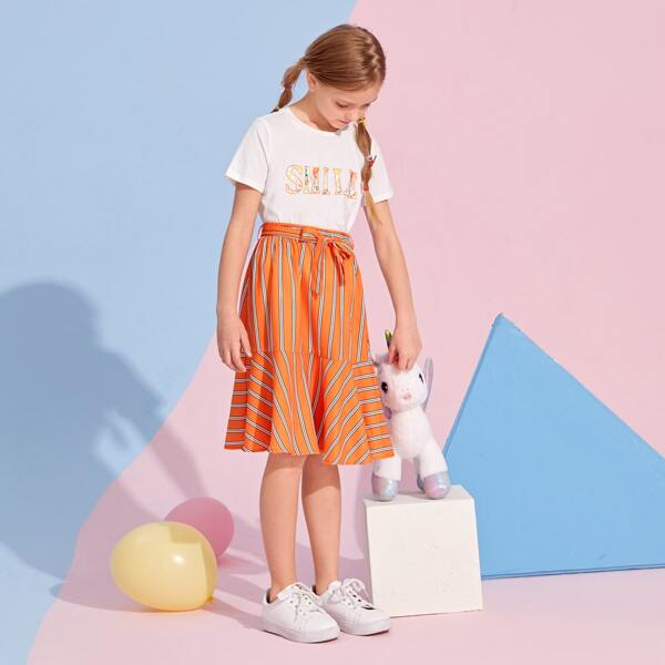 

Girls Letter Graphic Top & Self Belted Skirt Set, Multicolor