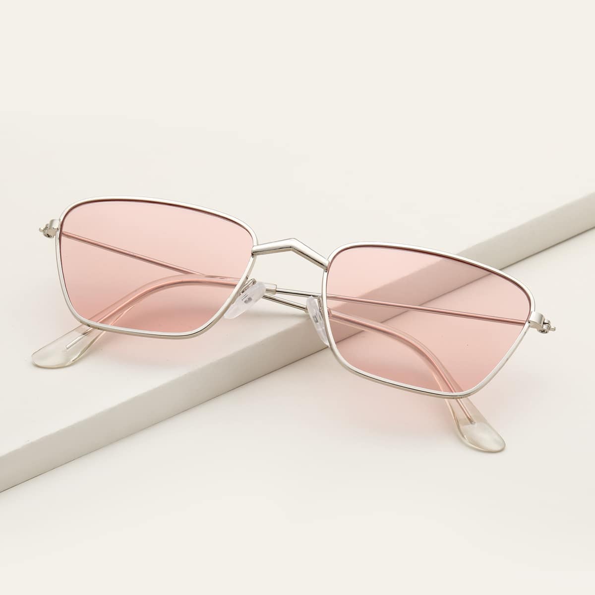 

Metal Frame Sunglasses
