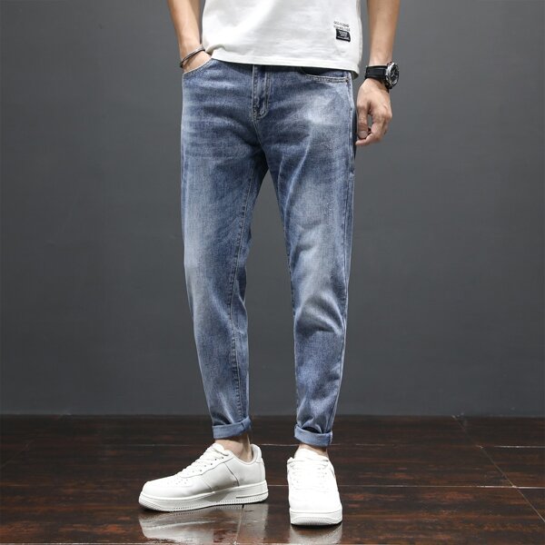 

Men Solid Carrot Jeans, Light wash