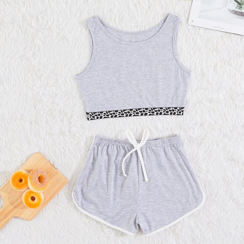 

Contrast Tape Tank Top & Tie Front Shorts Pajama Set, Light grey