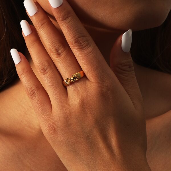 

Heart Engraved Ring, Gold