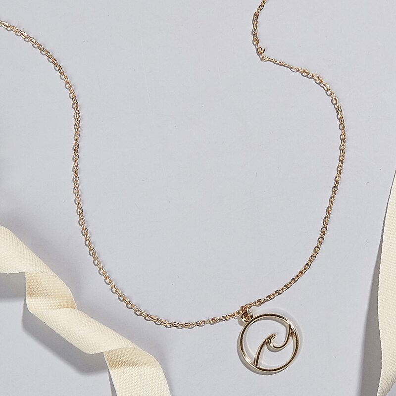 

Round Pendant Necklace, Gold