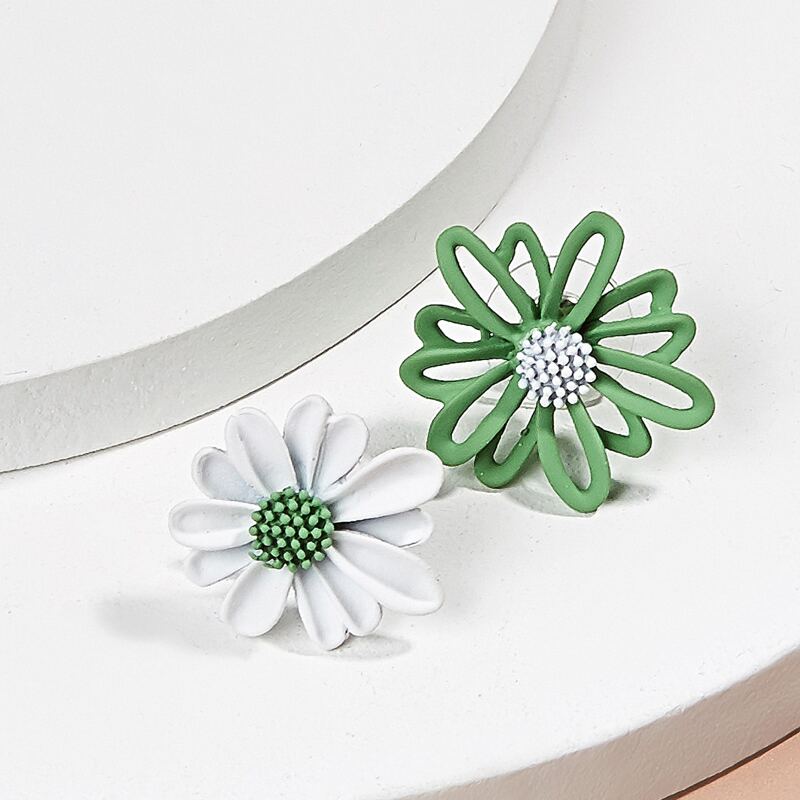 

Daisy Stud Earrings, Multicolor