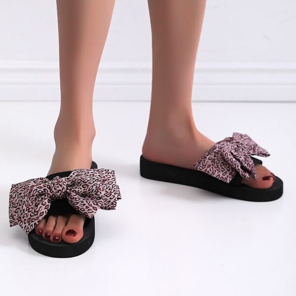 

Graphic Bow Decor Slides, Pink