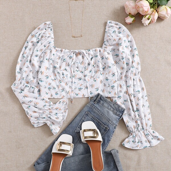 

Plus Ditsy Floral Flounce Sleeve Shirred Crop Top, White