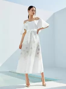 SHEIN VCAY 露肩荷葉邊自腰帶圖案洋裝 - 白色 - 查看 1