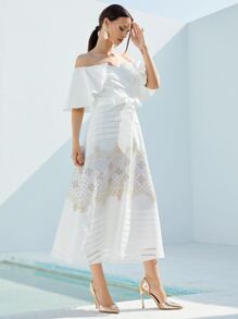 SHEIN VCAY 露肩荷葉邊自腰帶圖案洋裝 - 白色 - 查看 5