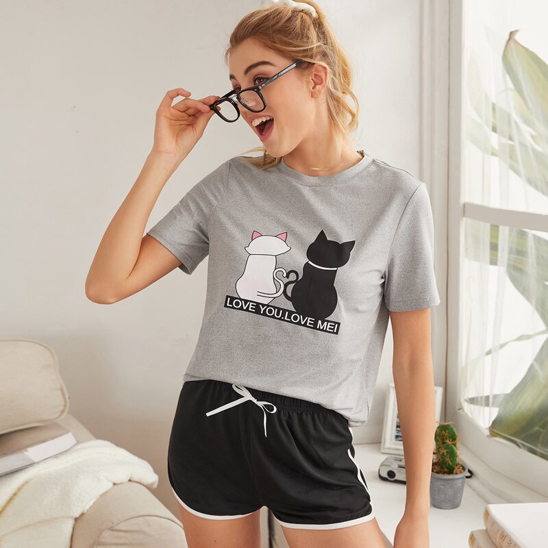 

Cartoon Graphic Tee & Shorts Pajama Set, Multicolor