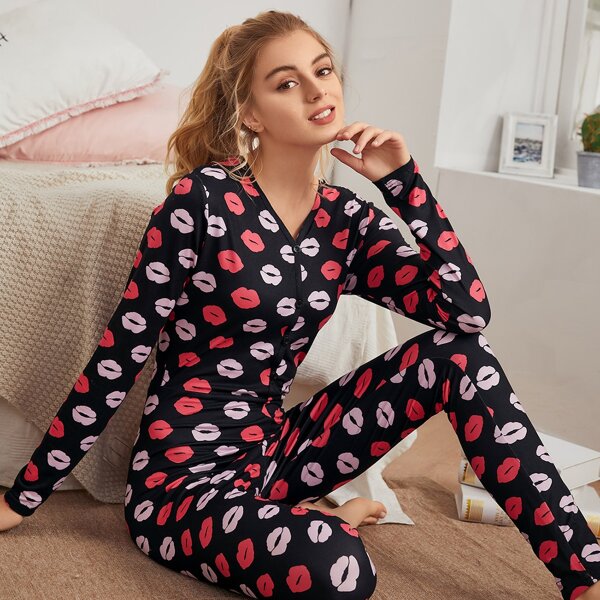 

Allover Lips Print Button Front Pajama Jumpsuit, Multicolor