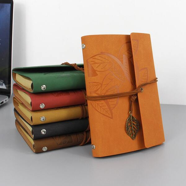 

1pc Random Notebook With Leaf Pendant, Multicolor
