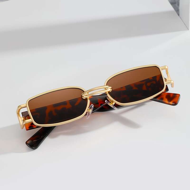 

Metal Rectangle Frame Sunglasses