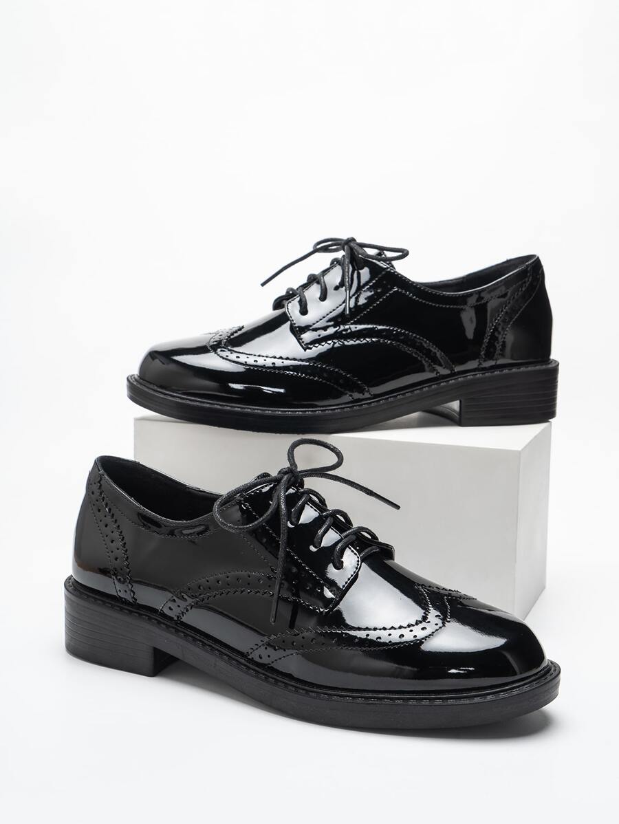 Artificial Patent Leather Oxford Shoes, Round-Toe Chunky-Heeled Black Women's Flat Shoes, Suitable for Work and Fashionable. - Black - View 1