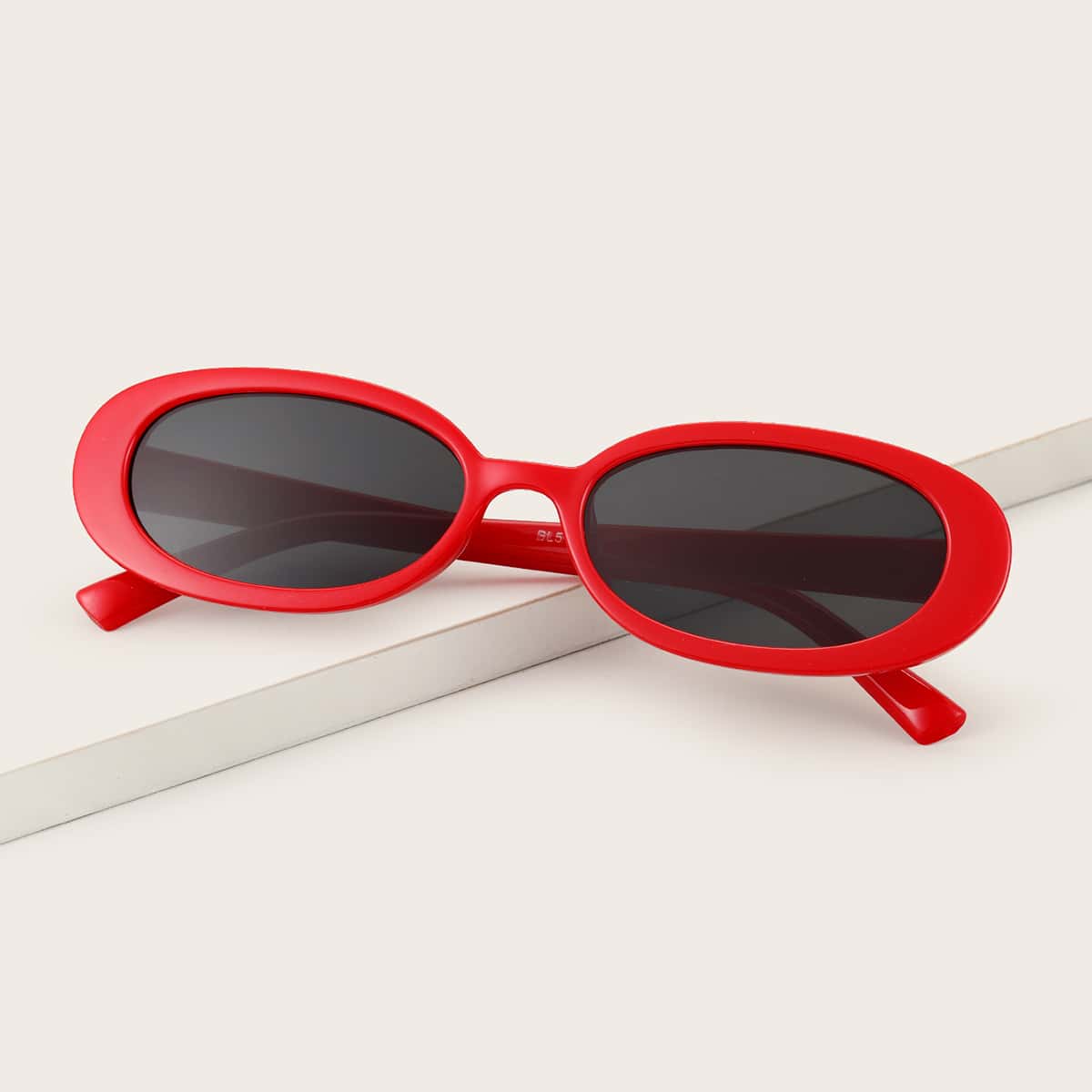 

Colorblock Oval Frame Sunglasses