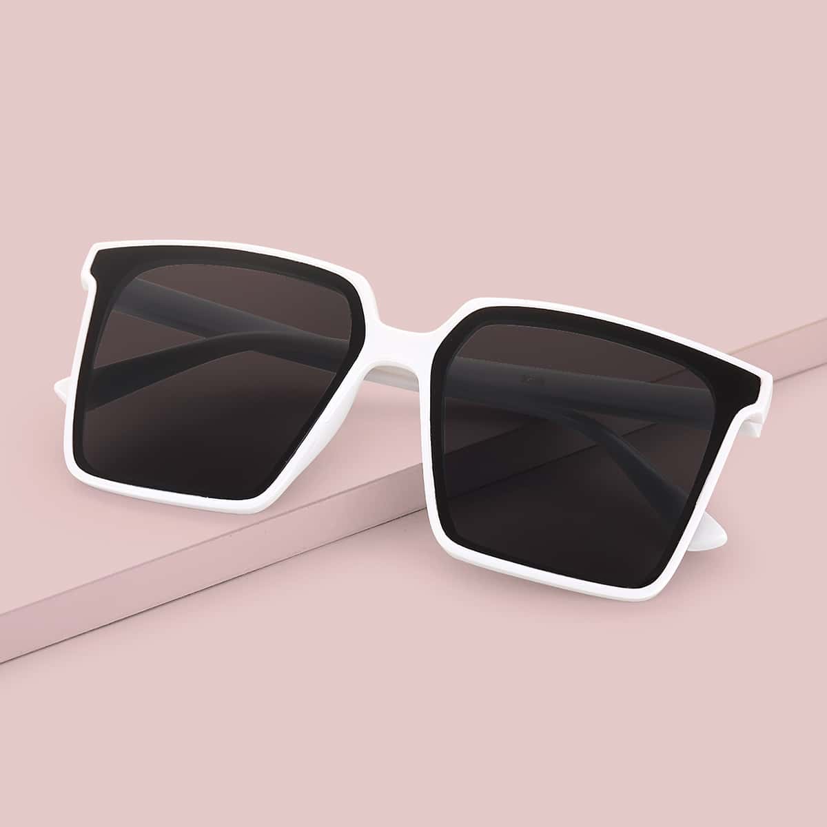 

Square Frame Sunglasses