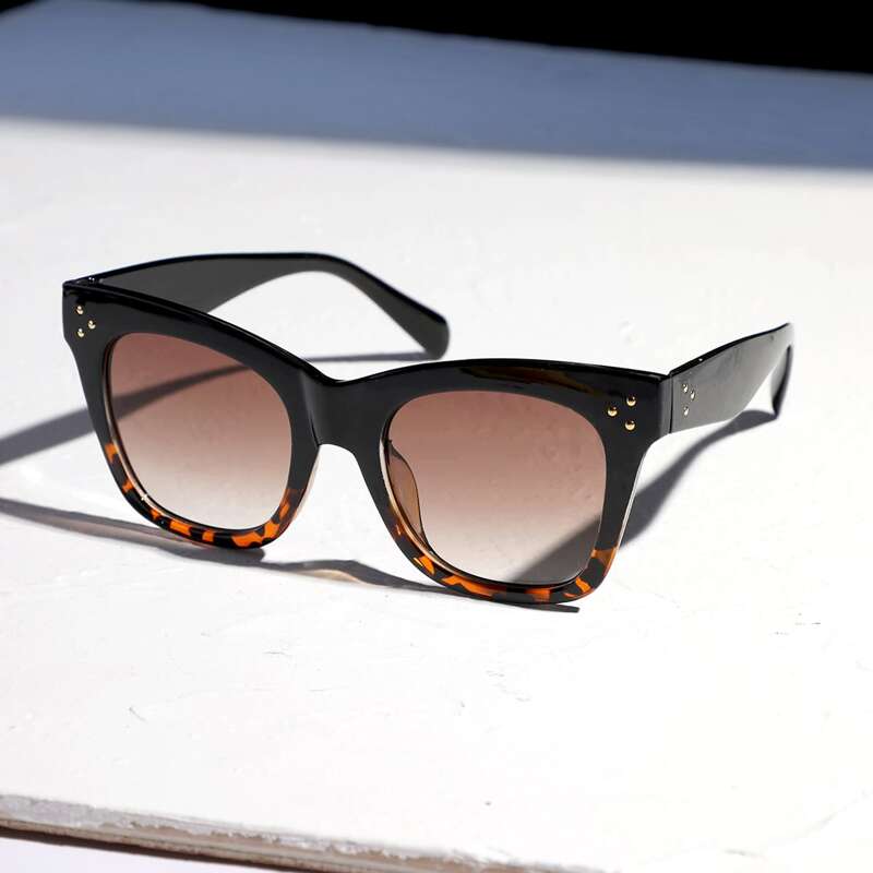

Square Frame Sunglasses