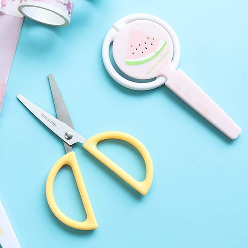 

1pc Random Fruit Pattern Scissors, Multicolor