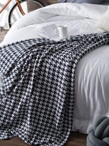 Houndstooth Pattern Knitted Blanket - Black and White - View 2