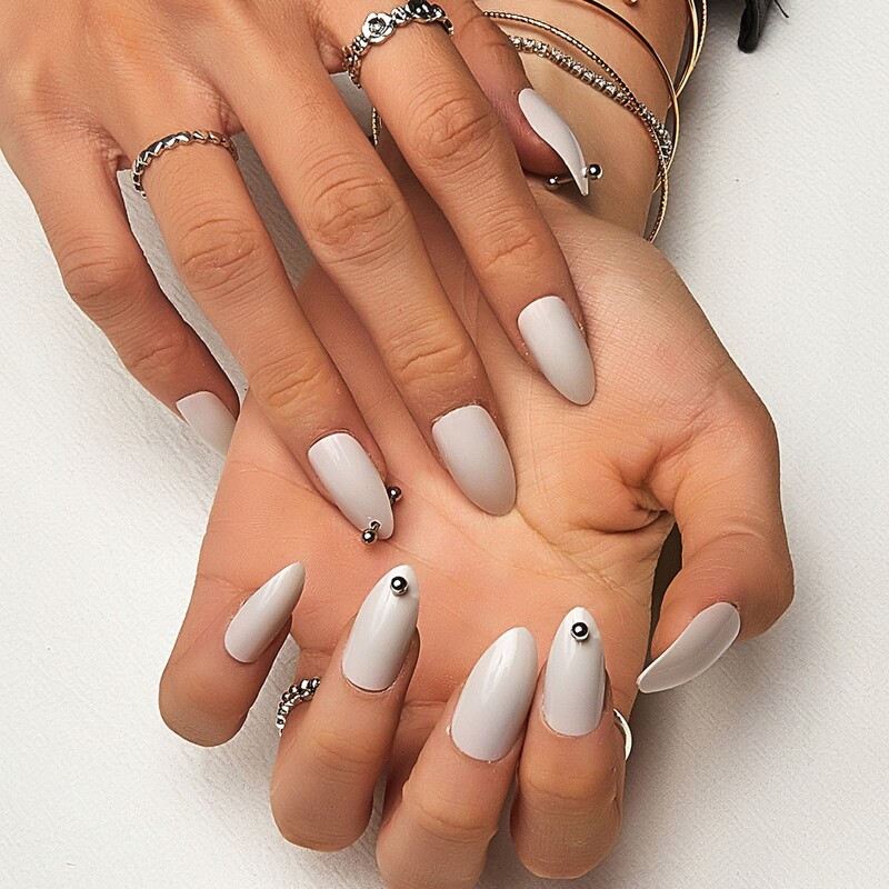 

24pcs Metal Decor Fake Nail & 1sheet Tape, White