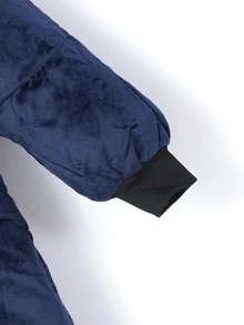 Parka con capucha y bolsillos de terciopelo suave