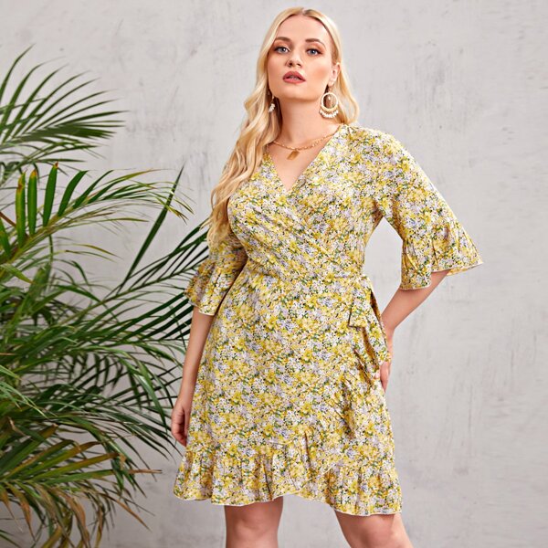

Plus Surplice Front Ditsy Floral Wrap Dress, Yellow