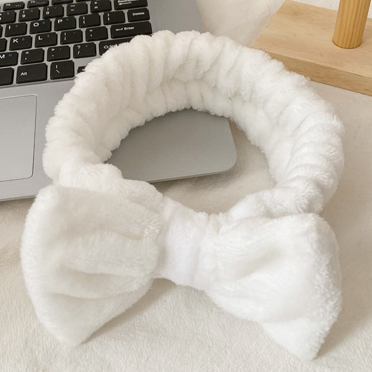

1pc Bow Decor Bath Headband, White