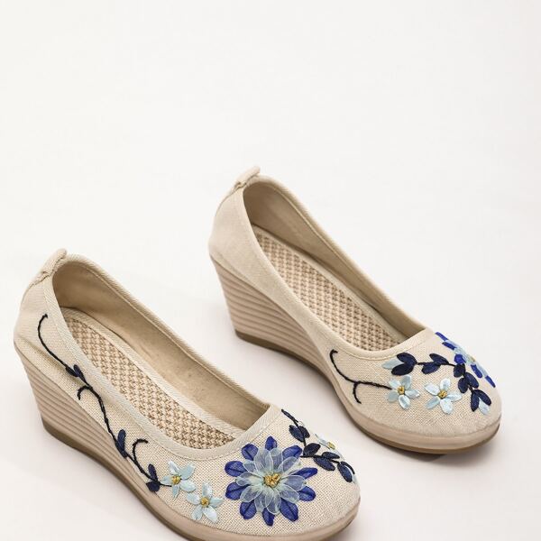 

Flower Appliques Linen Wedges, Beige