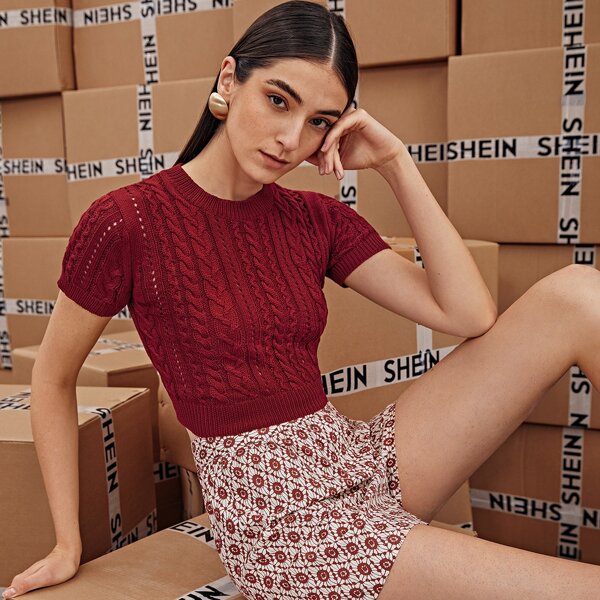 

Short Sleeve Cable Knit Sweater, Burgundy