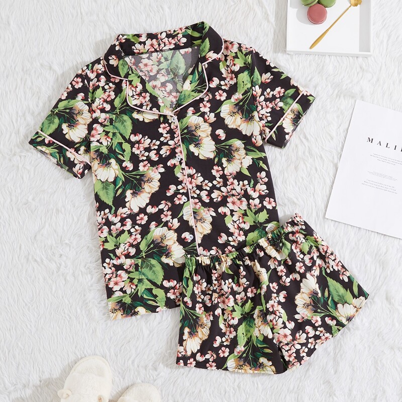 

All Over Floral Print Lapel Collar Button Front Night Set, Multicolor