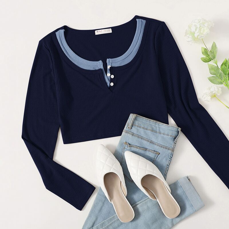 

2 In 1 Button Notch Neck Crop Tee, Navy blue