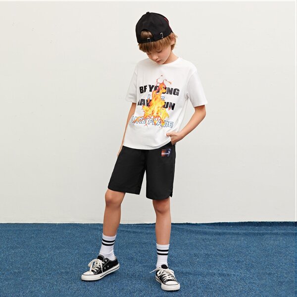 

Boys Slogan Graphic Tee & Pocket Shorts Set, Black and white