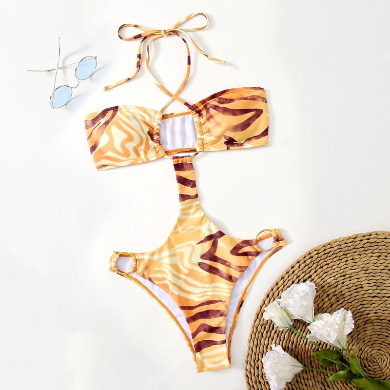 

Graphic Ring Decor Cut-out One Piece Swimsuit, Multicolor