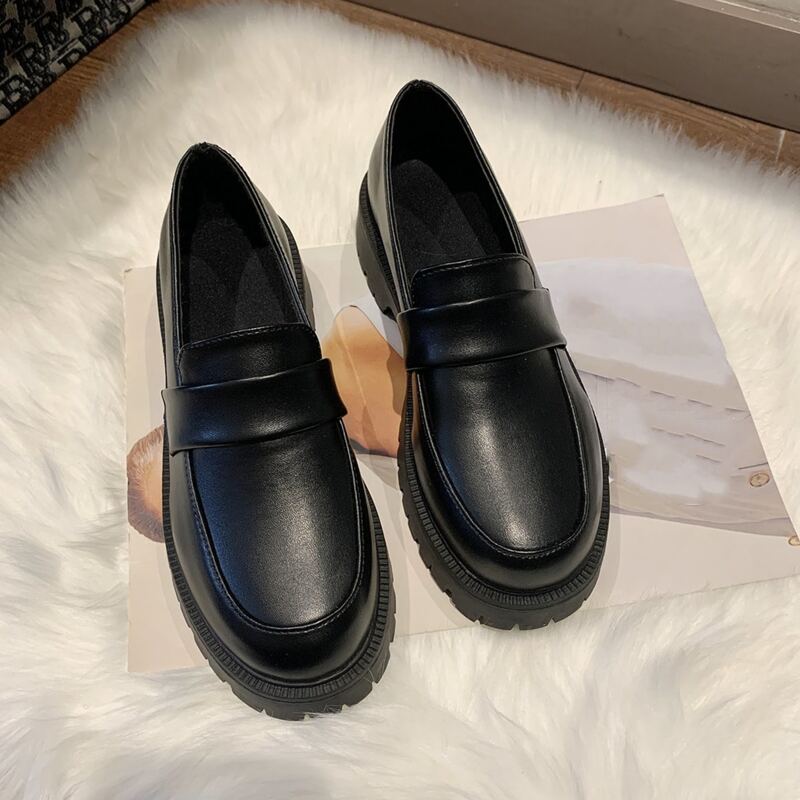 

Minimalist Slip On Loafers, Black