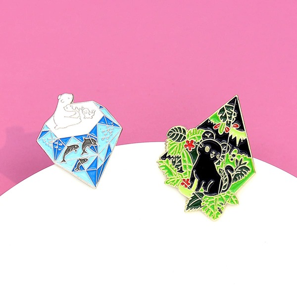 

2pcs Kids Cartoon Design Brooch, Multicolor