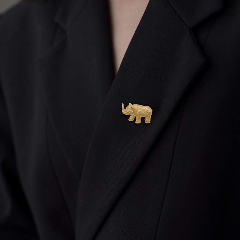 

Animal Design Brooch, Gold