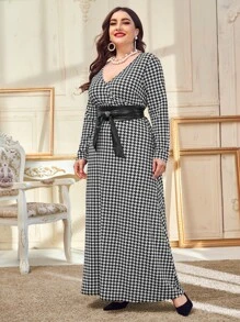 Modelyn 大碼千鳥格交叉領腰帶洋裝 - 黑與白 - 查看 3