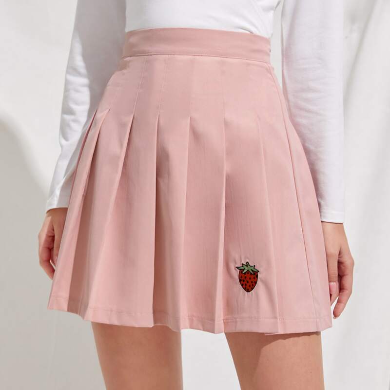 

Strawberry Embroidery Pleated Tennis Skirt, Dusty pink