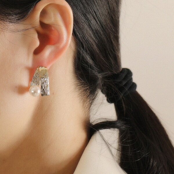 

Faux Pearl Decor Stud Earrings, Gold