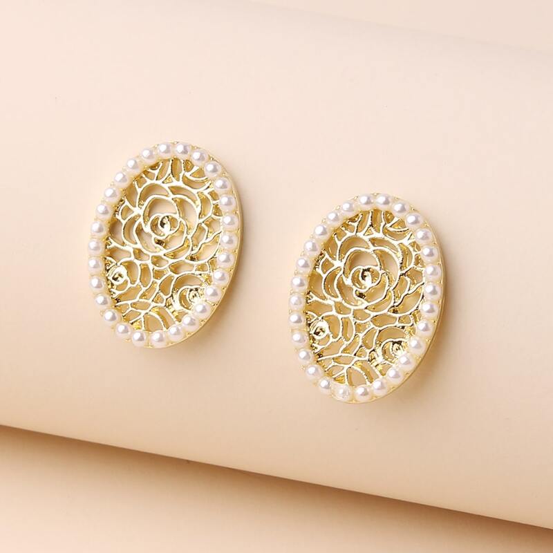 

Hollow Floral Oval Stud Earrings, Gold