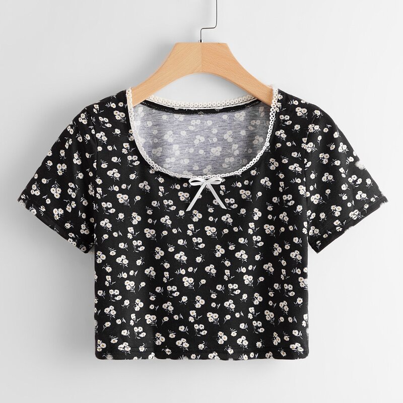 

Daisy Floral Lace Trim Crop Tee, Black