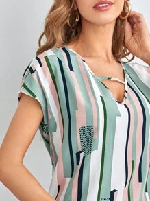 SHEIN LUNE 鏤空v領幾何和條紋圖案上衣 - 彩色 - 查看 6