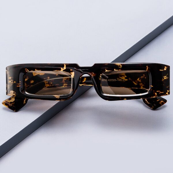 

Square Frame Tinted Lens Sunglasses