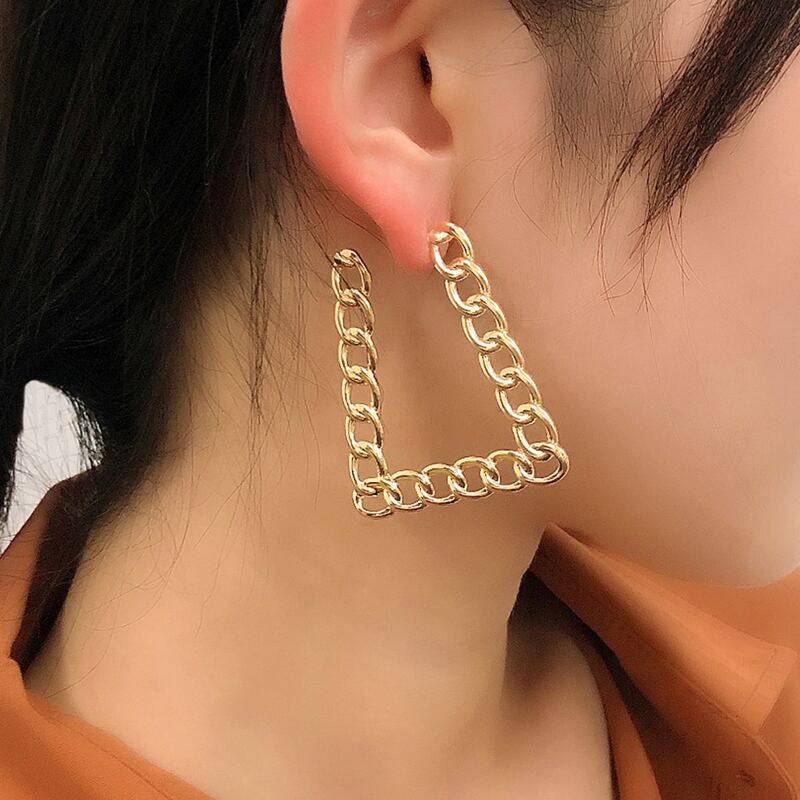 

Chain Design Trapezoid Earrings, Gold