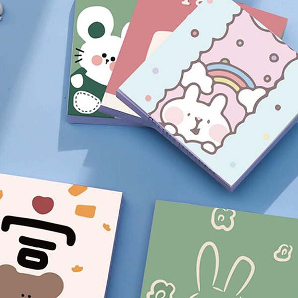 

1pc Cartoon Graphic Random Memo Pad, Multicolor