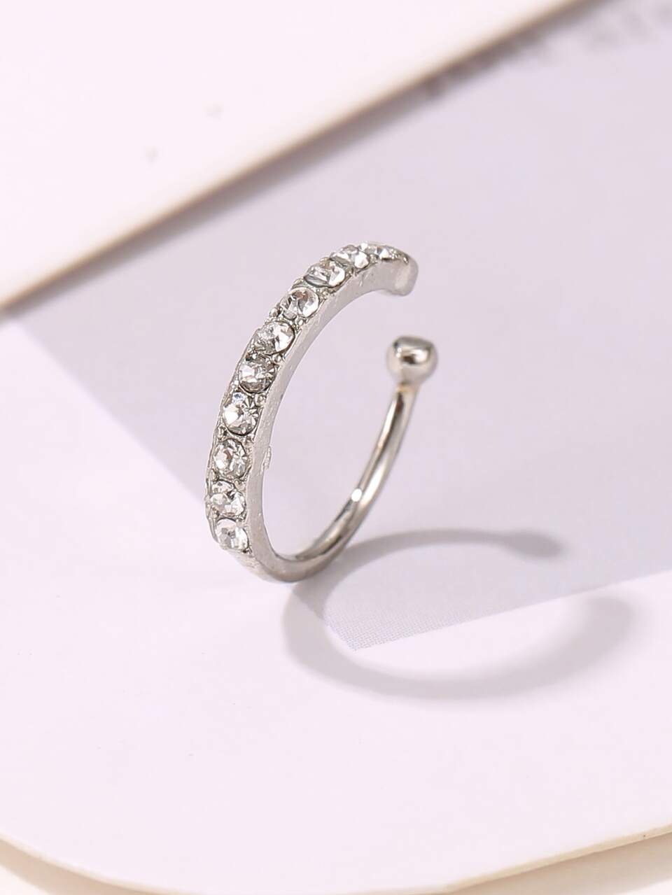 1pc Simple & Fashionable Classic Rhinestones Inlaid Ear Clip Suitable For Daily Wear For Women