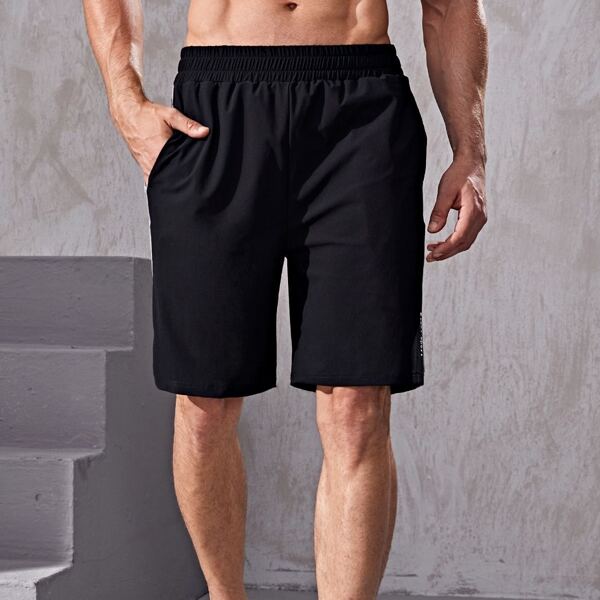 

Men Letter Graphic Slant Pocket Sports Shorts, Black